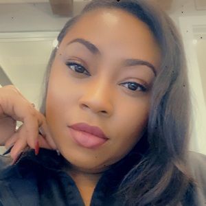 Meet your Posher, Briana